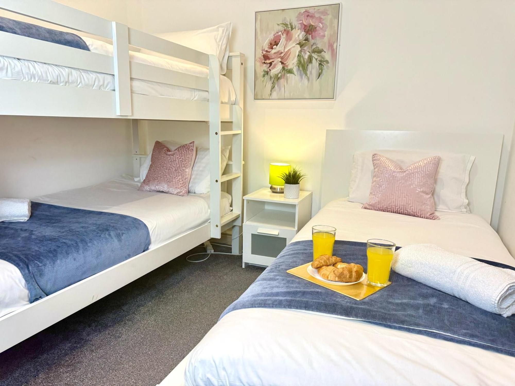 Evergreen Lodge - Two Bed Lux Flat - Parking, Garden, Patio, Wifi, Netflix - Close To Blenheim Palace & Oxford - F3 Kidlington Luaran gambar