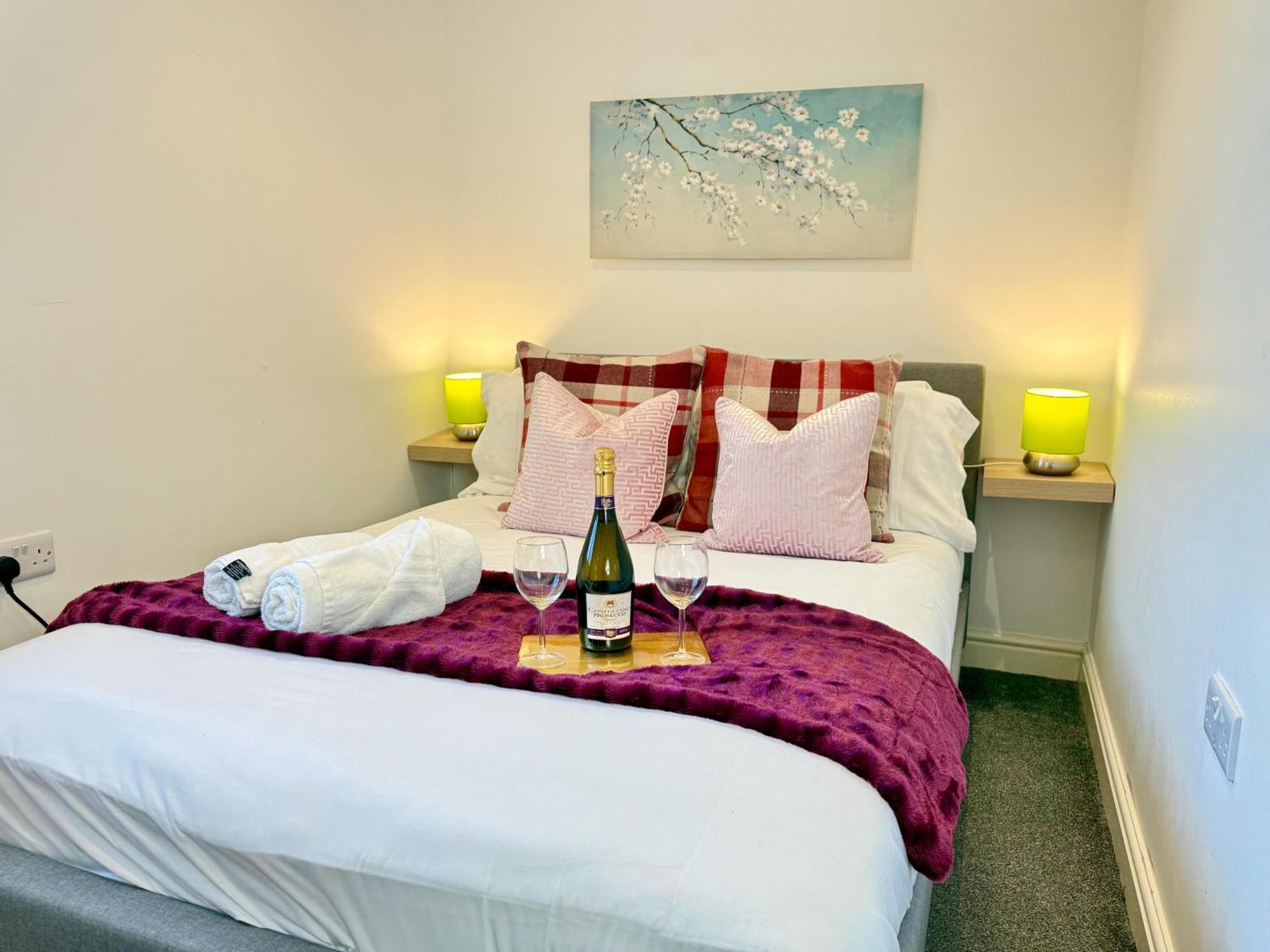 Evergreen Lodge - Two Bed Lux Flat - Parking, Garden, Patio, Wifi, Netflix - Close To Blenheim Palace & Oxford - F3 Kidlington Luaran gambar