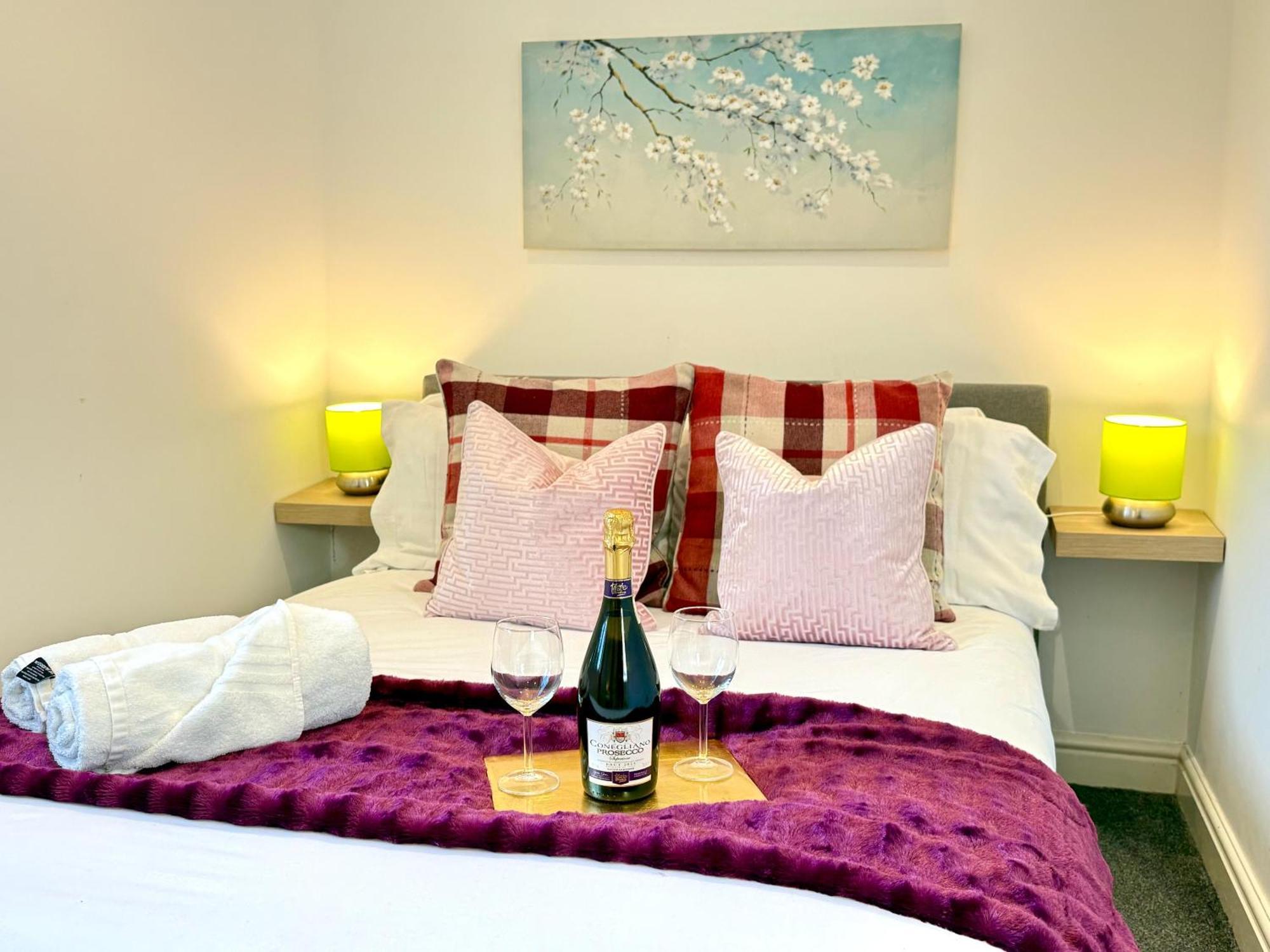 Evergreen Lodge - Two Bed Lux Flat - Parking, Garden, Patio, Wifi, Netflix - Close To Blenheim Palace & Oxford - F3 Kidlington Luaran gambar